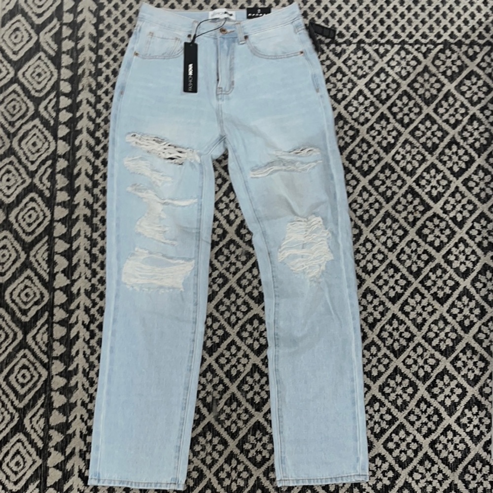 Fashion Nova 90’s booty rip straight leg Jean NWT
